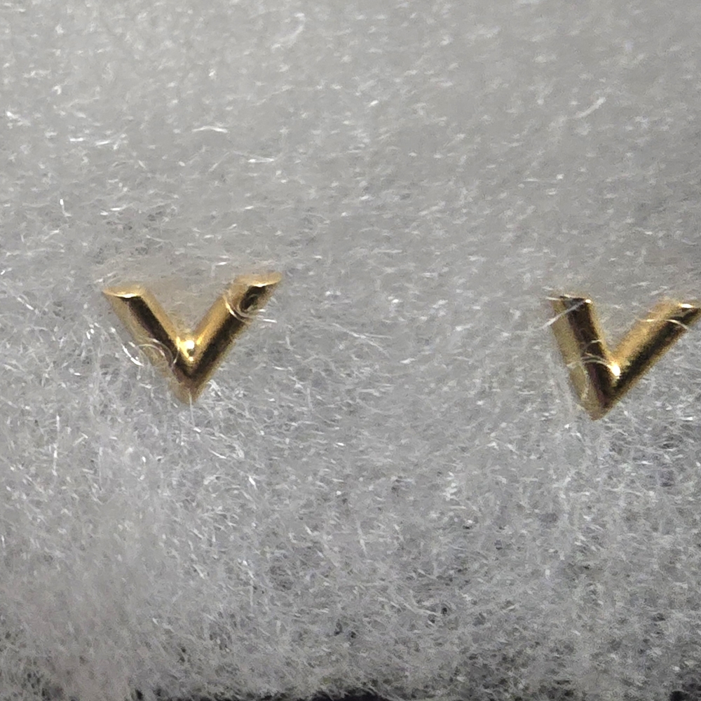 Elegant Gold Chevron Stud Earrings - Picture 3 of 8